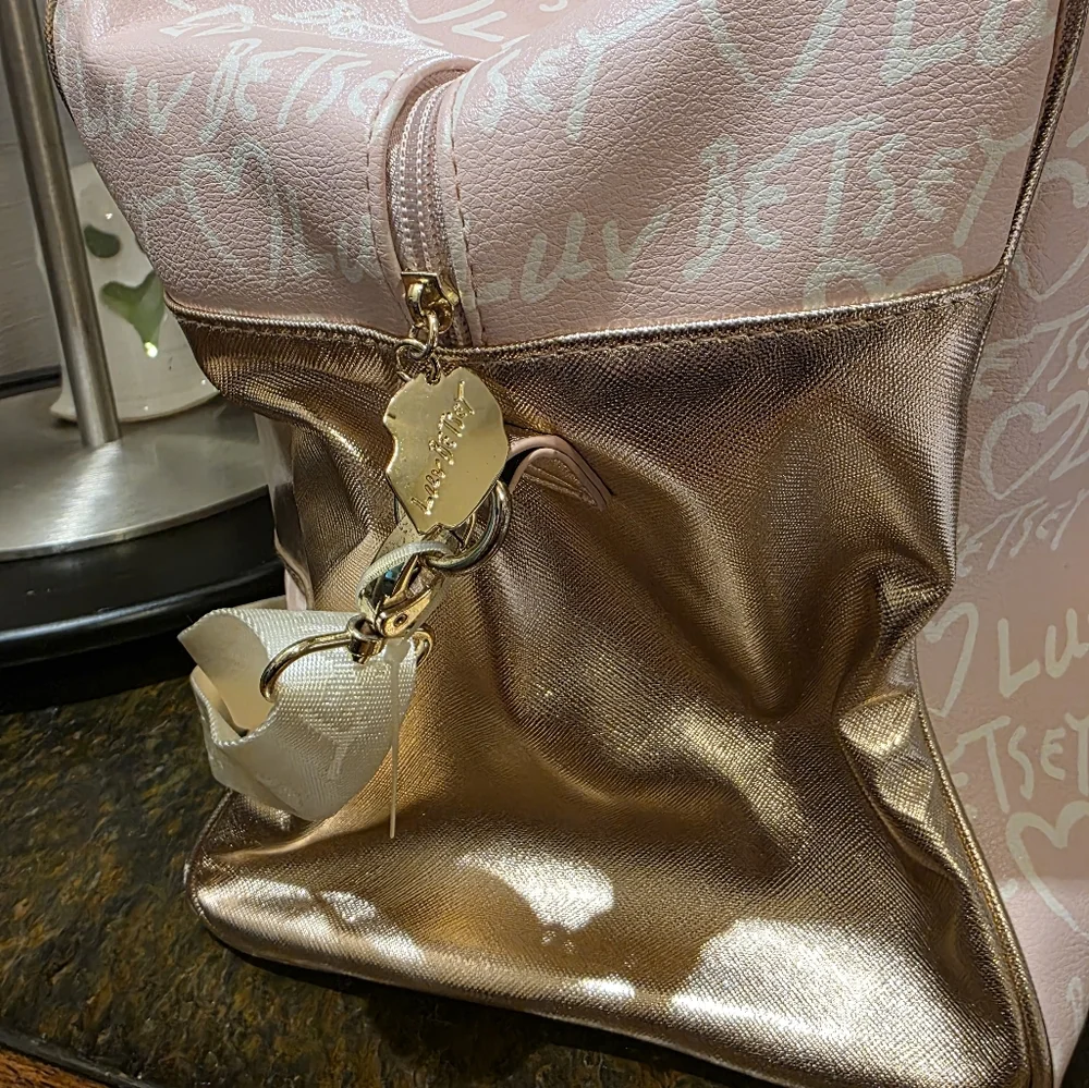 Luv Betsey By Betsey Johnson Weekender Travel Bag. - Picture 4 of 11